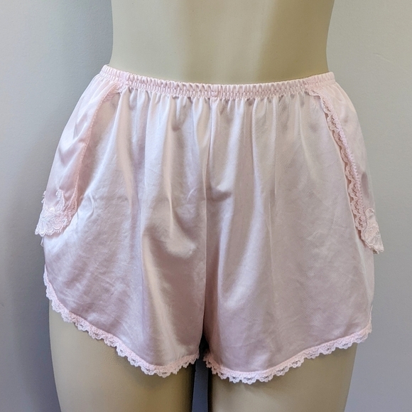 Vintage 70s Pasel Pink Satin and Lace Babydoll Nightie Set - Picture 6 of 17